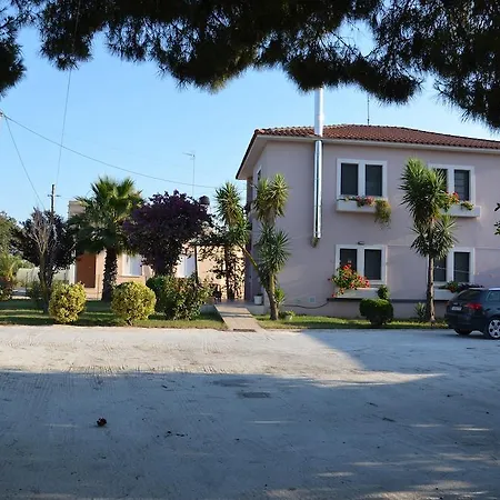 Rena's House בית הארחה